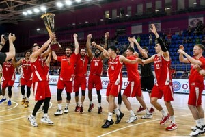 Владелец лучшего украинского баскетбольного клуба решил распустить команду ради помощи армии