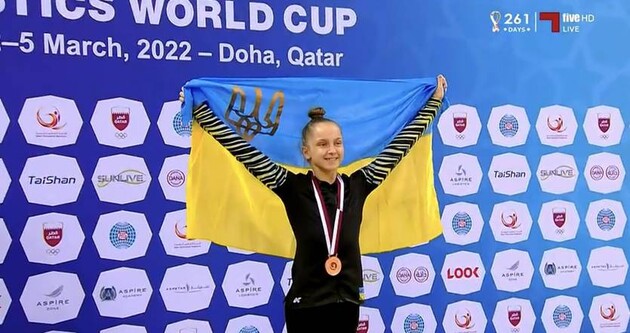 15-летняя украинская гимнастка отказалась подниматься на пьедестал вместе с россиянками
