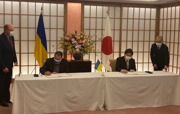 Япония передала Украине защитные принадлежности – посол