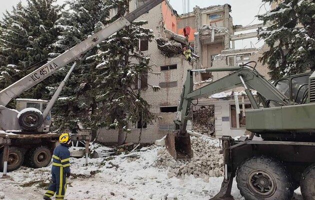 У Харківській області окупанти продовжують бомбардувати будинки мирних жителів