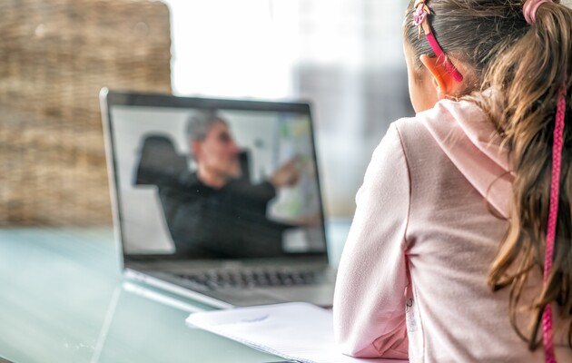 Українські педагоги прослухали тренінг, як вести уроки під час війни