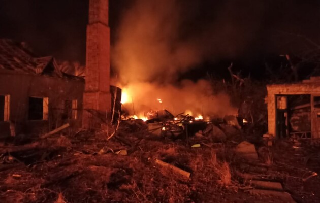 В результате ракетного удара оккупантов в Житомирской области пострадали 4 человека, 7 зданий уничтожены — ГСЧС
