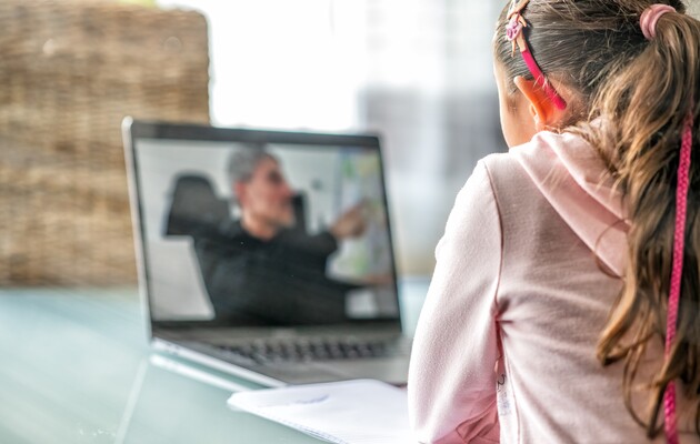 В 13 областях Украины возобновилось обучение в школах