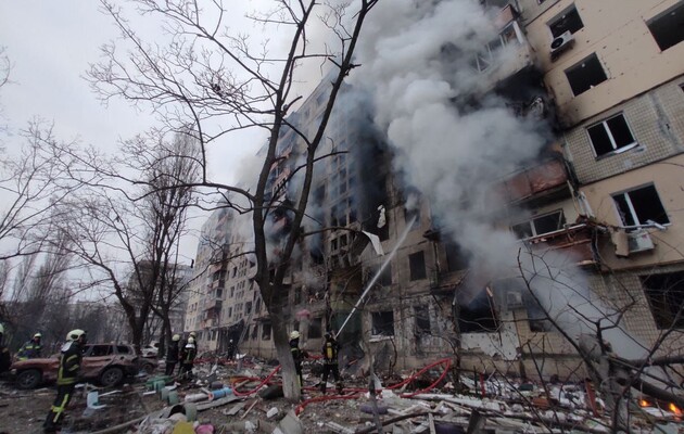 Арестович о попадании снаряда в дом на Оболони: «О сознательном обстреле Киева пока речь не идет»