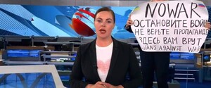 Все, что известно о героине, которая протестовала против войны в эфира «Первого канала» 