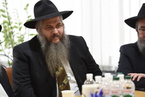 Головний рабин України закликав молитися за закінчення війни