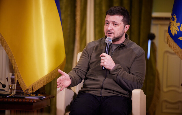 Хакеры сломали украинские телеканалы и пустили фейковое обращение Зеленского, президент отреагировал