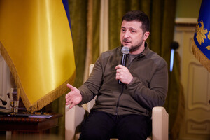 Хакеры сломали украинские телеканалы и пустили фейковое обращение Зеленского, президент отреагировал
