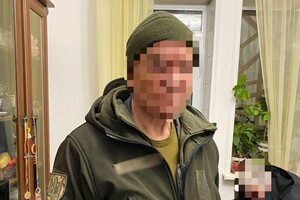 У Києві росіянин продавав посвідчення для проїзду через блокпости