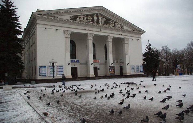 Зеленский: «Спасательные работы на месте Драматического театра в Мариуполе будут продолжены, несмотря на обстрелы»