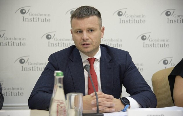 В Україні не працює третина економіки — Марченко
