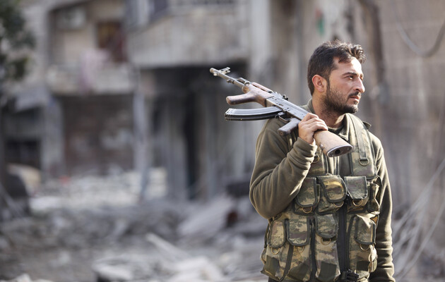 Наемники из Сирии готовы отправиться на войну против Украины, но еще не получили приказа — Reuters