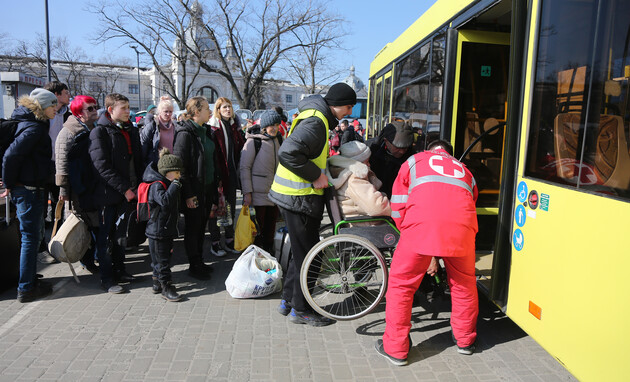 Украинцам, уехавшим из дома из-за войны, рано возвращаться - МВД