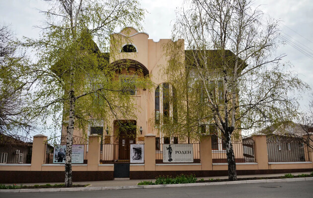 Російські окупанти знищили художній музей Куїнджи в Маріуполі