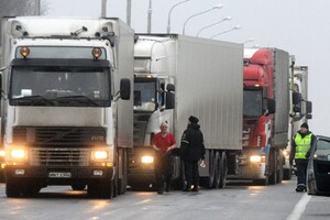 Литва, Латвія, Естонія та Польща закликають ЄС блокувати вантажні перевезення РФ та Білорусі 
