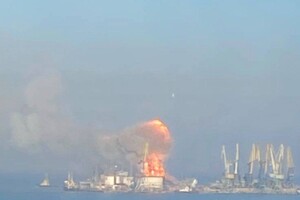 У порту Бердянська пролдунав вибух, ЗСУ повідомило про знищення десантного корабля РФ