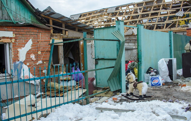 Оккупанты РФ обстреляли ракетами самый  густонаселенный район Ахтырки: есть погибшие