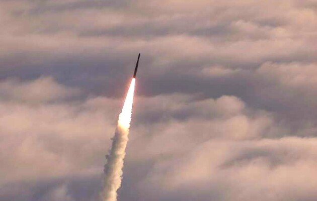 Північна Корея запустила міжконтинентальну балістичну ракету нового типу