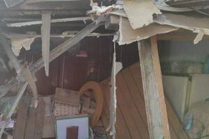 У Луганській області армія РФ обстріляла житлові будинки: під завалами опинилися місцеві жителі