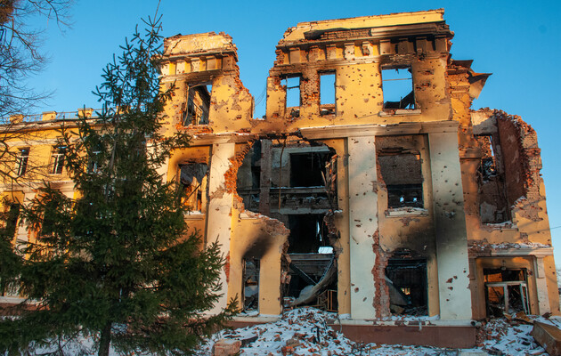 Російські окупанти вже пошкодили понад 730 навчальних закладів