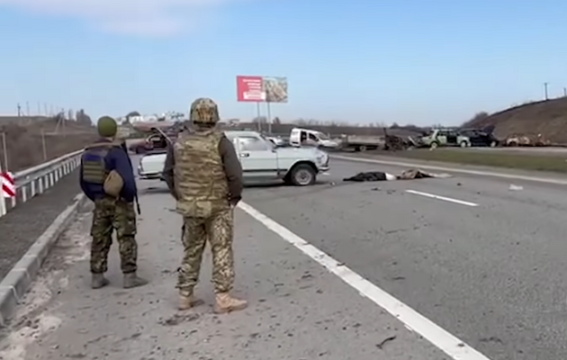Російські війська розстріляли 20 цивільних автівок під Харковом 