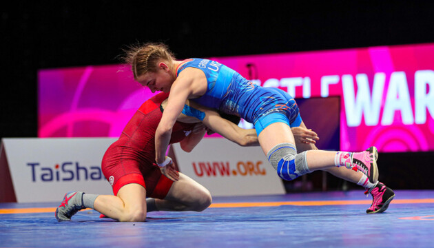Две украинки выиграли золотые медали чемпионата Европы по борьбе