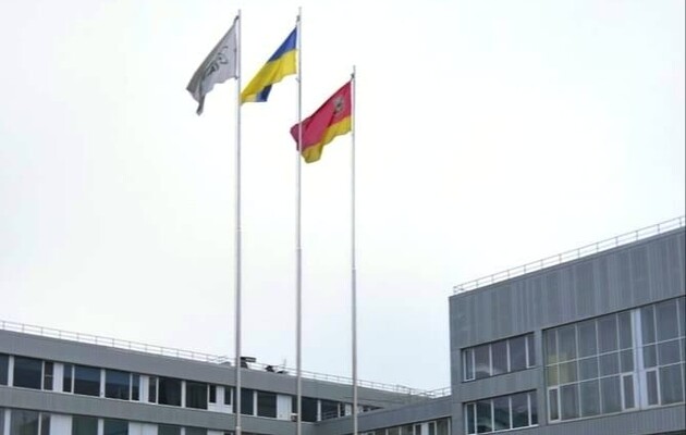 Украинский флаг снова развивается на Чернобыльской АЭС
