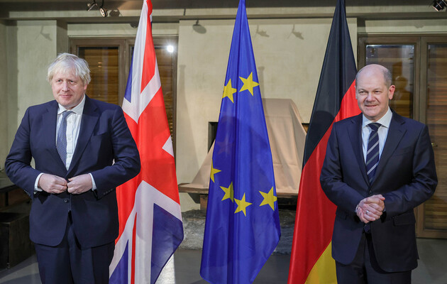 Борис Джонсон закликає Німеччину посилити санкції проти Росії