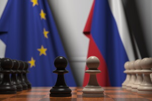 Між Росією та Євросоюзом: два стільці для Сербії