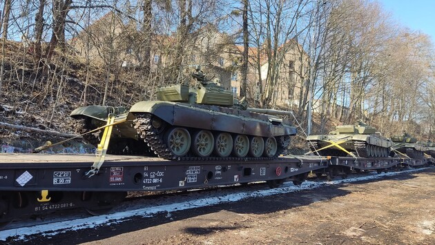 Чехія відправила в Україну танки та іншу бронетехніку виробництва СРСР