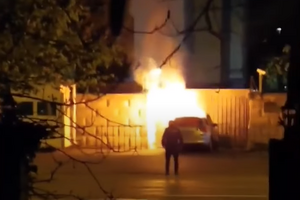 У Румунії автомобіль протаранив посольство РФ, водій загинув