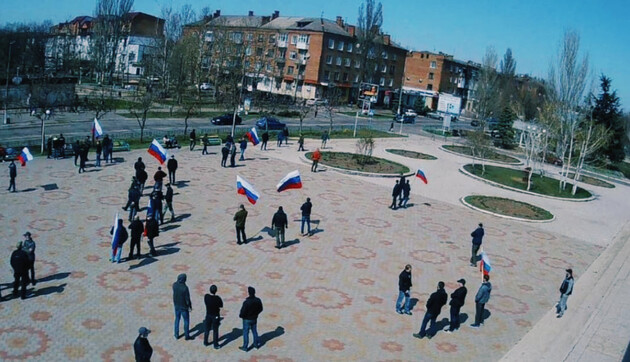 В Новой Каховке оккупанты симулировали митинг в поддержку РФ