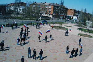 У Новій Каховці окупанти симулювали мітинг на підтримку РФ