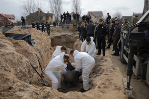 Масове поховання під Києвом: на звільнених територіях знайшли нові свідчення звірств окупантів