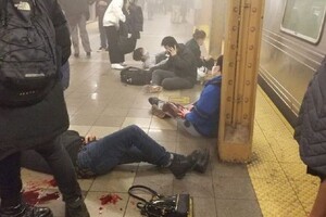 Невідомий відкрив стрільбу на станції метро в Нью-Йорку 