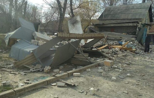 В Луганской области войска РФ обстреляли целый жилой квартал: сгорели почти все дома
