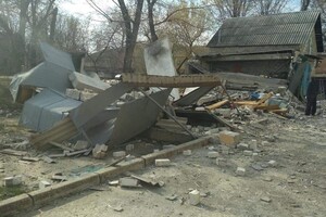 В Луганской области войска РФ обстреляли целый жилой квартал: сгорели почти все дома