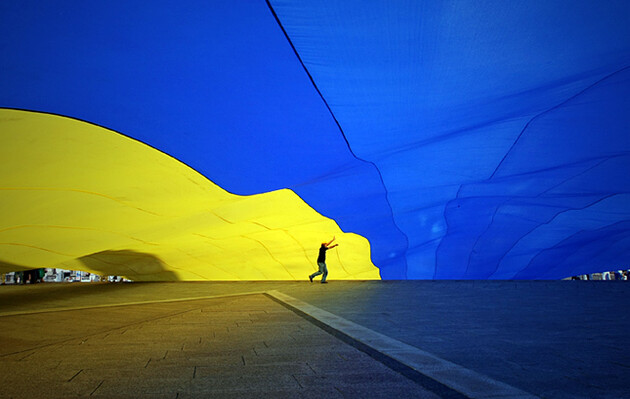 Українські прапори набули нечуваної популярності у світі