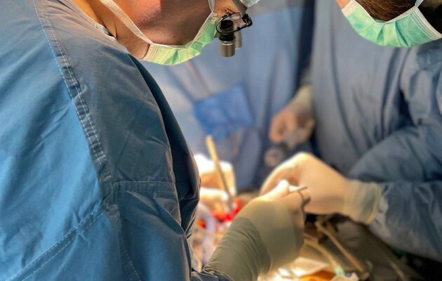 Киевские хирурги извлекли пулю из сердца, не останавливая его