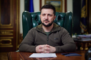 Зеленський: «У частині Маріуполя залишаються українські захисники»