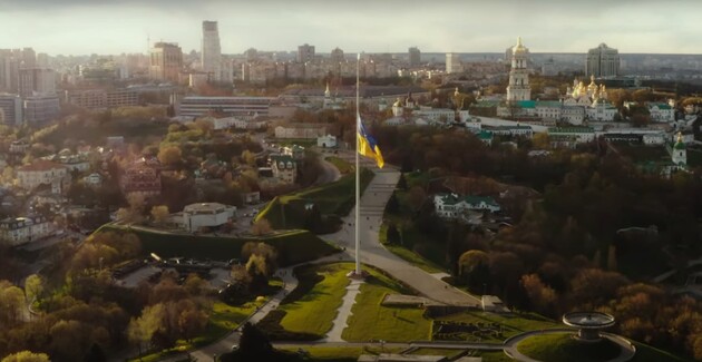 В клипе собраны кадры из архивов украинцев