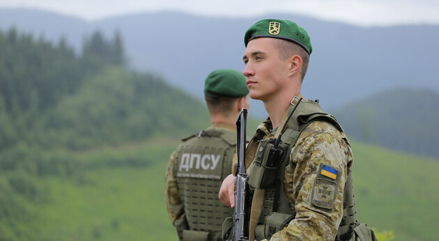 Военное положение в Украине: На кого распространяются ограничения на выезд за границу