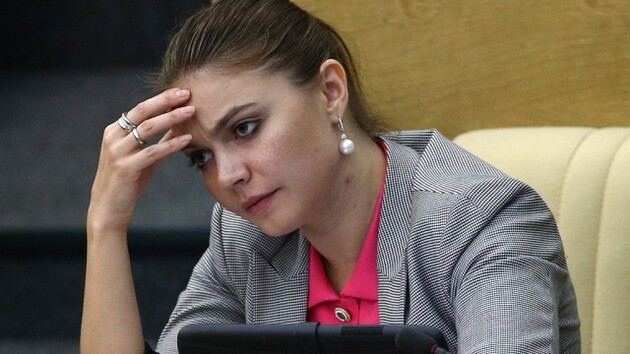 WSJ: США не вводят санкции против Кабаевой — боятся реакции Путина