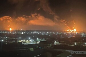 У російському Брянську горять одразу дві нафтобази