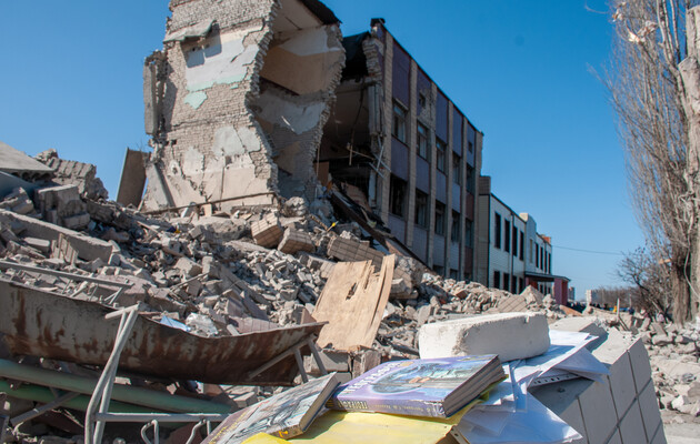 Военные РФ разрушили 102 учебных заведения в Украине, еще 1412 — получили повреждения