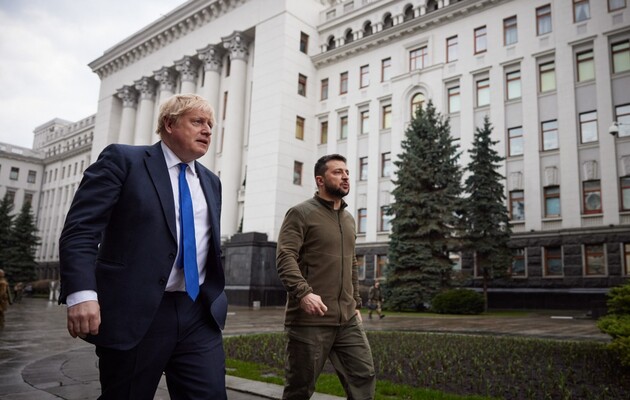 Зеленский обсудил с Джонсоном оборонную поддержку Украины
