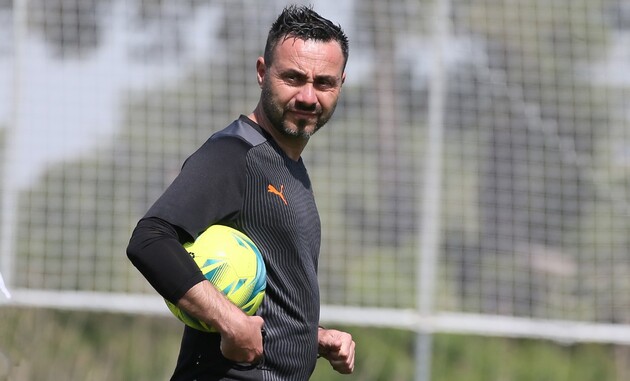 Де Дзерби возглавляет "Шахтер" с прошлого года