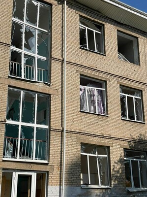 Войска РФ обстреляли Славянск: повреждена многоэтажка и школа