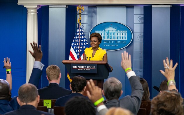 Новим прессекретарем Білого дому вперше стане темношкіра представниця ЛГБТ