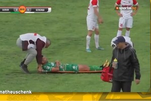 У Болгарії футболіст спеціально впав із нош, щоб потягнути час